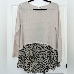Umgee long sleeve Leopard Print Tunic Size Small